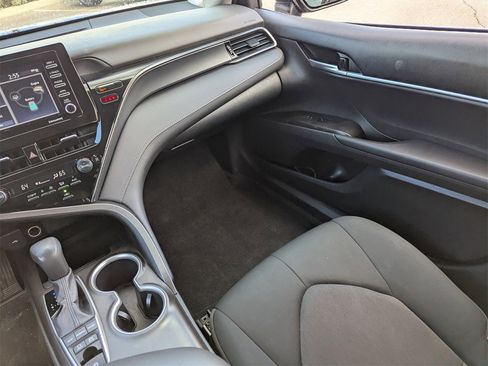 Used 2024 Toyota Camry LE image 19