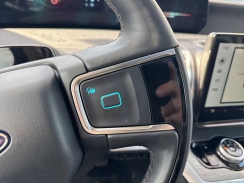 Used 2025 Ford Expedition Platinum w/ Driver's Package image 43