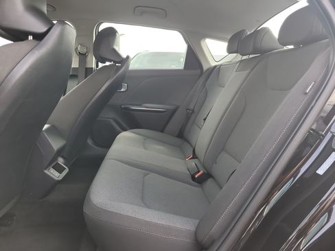 Used 2025 Kia K4 LXS FWD image 11