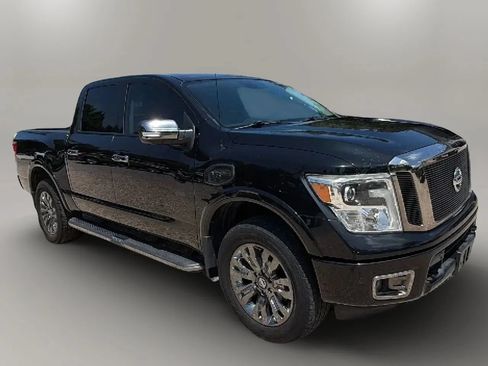 Used 2017 Nissan Titan Platinum Reserve AWD/4WD image 9
