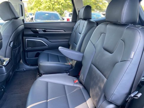 New 2025 Kia Telluride S image 28
