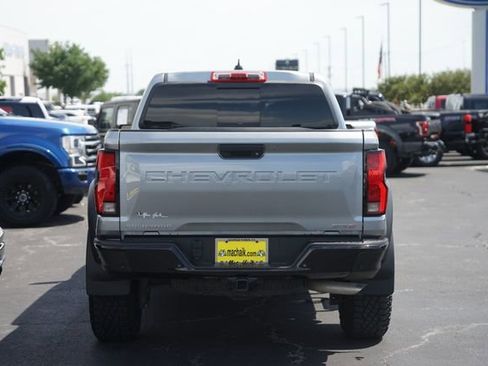 Used 2024 Chevrolet Colorado ZR2 w/ Safety Package AWD/4WD image 7