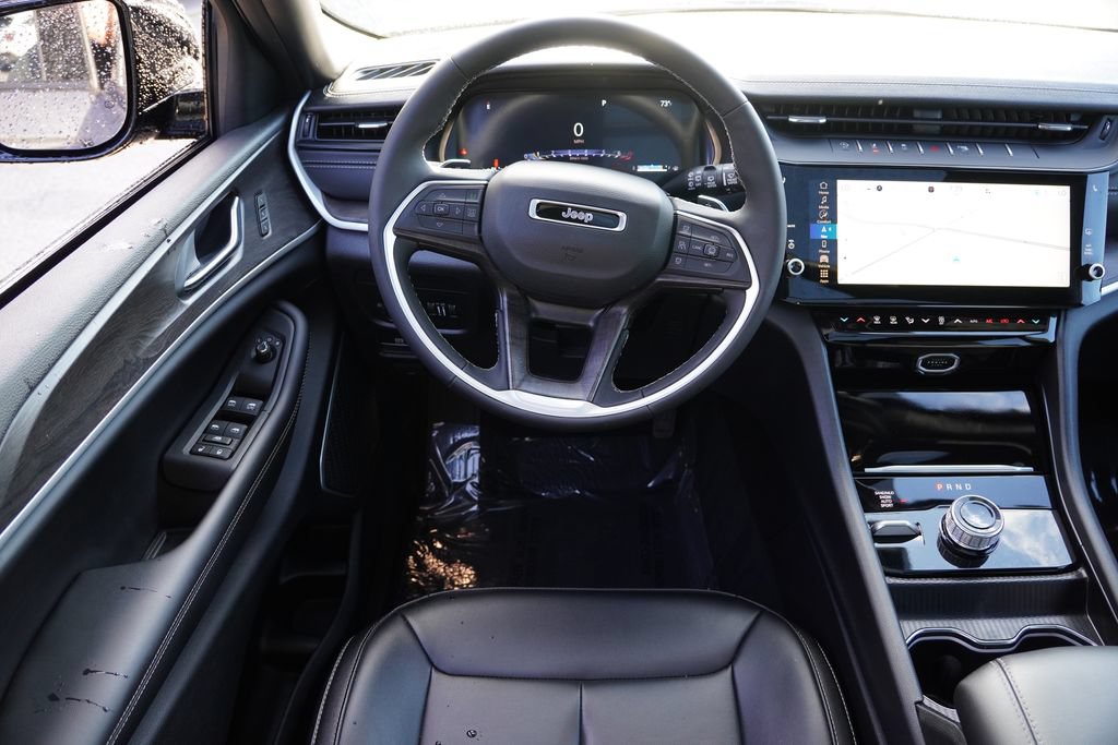 Used 2026 Jeep Grand Cherokee Limited w/ Limited Altitude Package AWD/4WD image 21