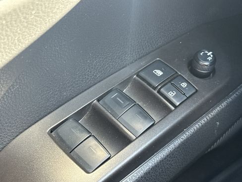 Used 2022 Toyota Camry SE image 21