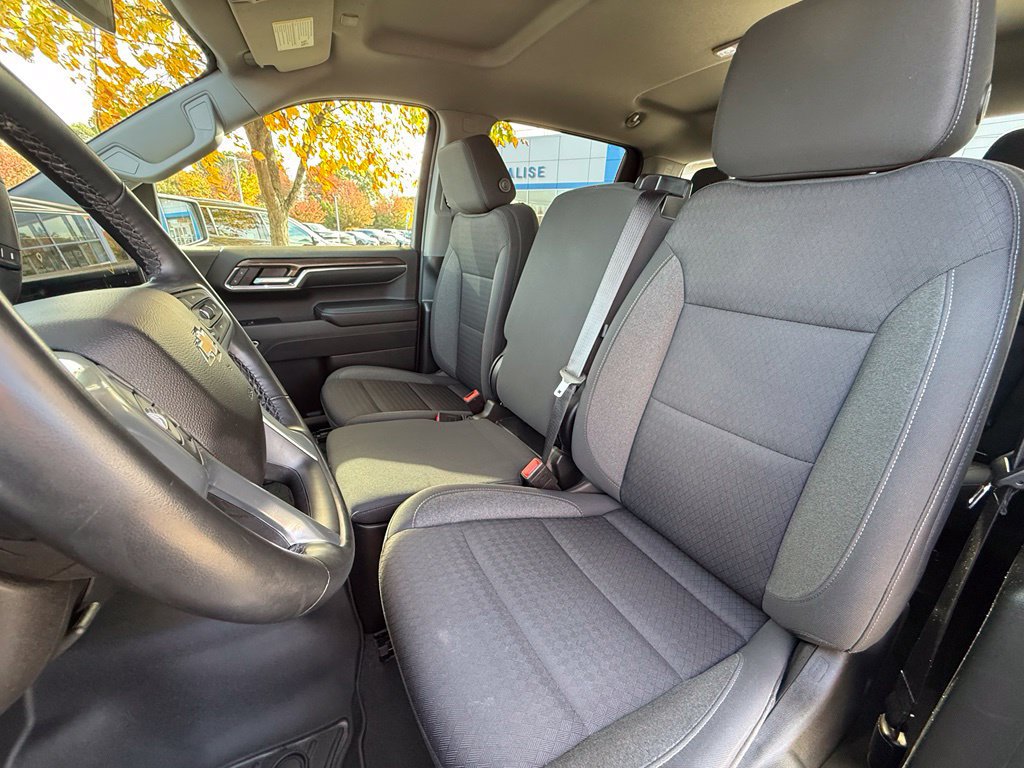 Used 2023 Chevrolet Silverado 1500 LT AWD/4WD image 23