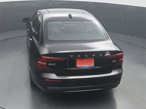 Used 2024 Volvo S60 B5 Plus image 24