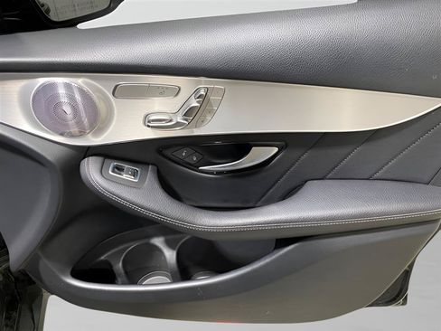 Used 2020 Mercedes-Benz GLC 300 4MATIC image 25
