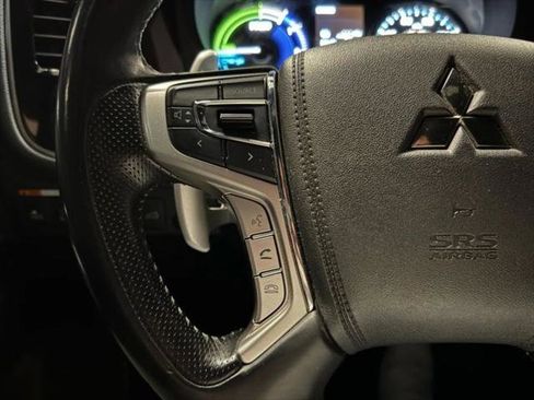 Used 2022 Mitsubishi Outlander LE image 15