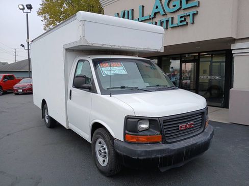 Used 2011 GMC Savana 3500 image 1