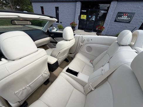 Used 2010 Lexus IS 250C RWD image 22
