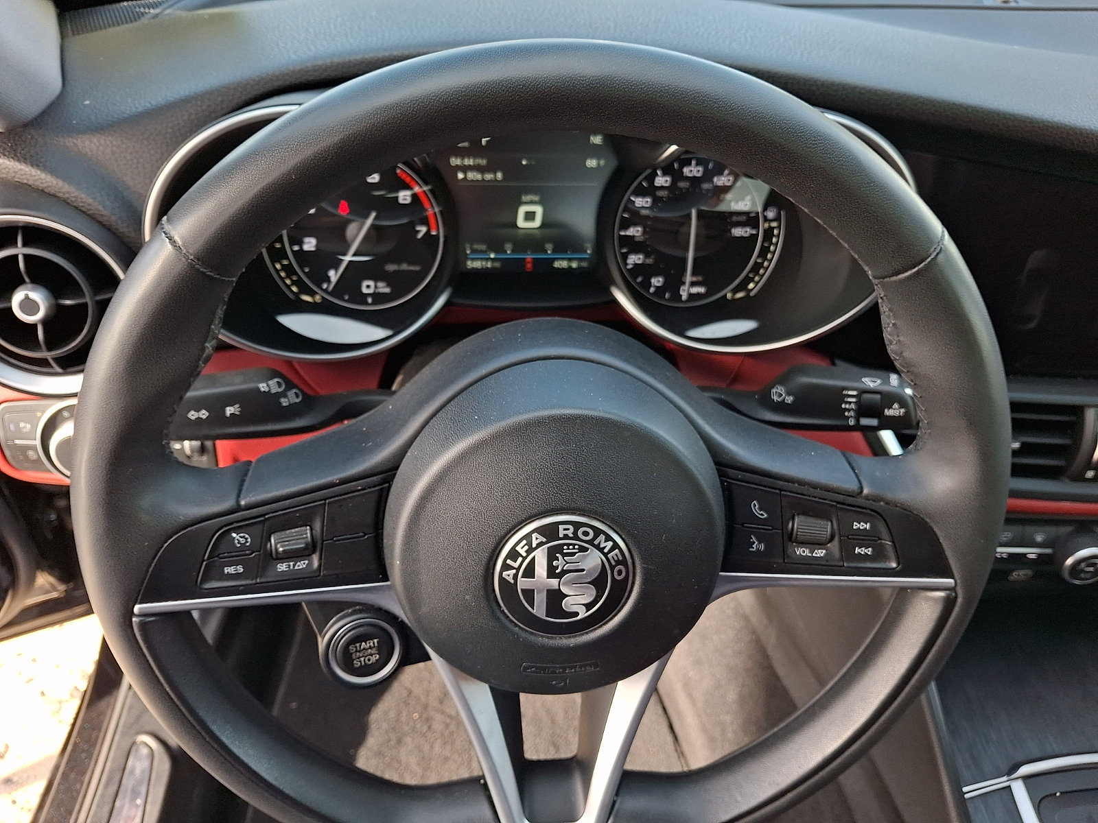 Used 2018 Alfa Romeo Giulia AWD image 19