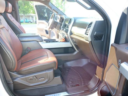 Used 2019 Ford F250 King Ranch w/ King Ranch Ultimate Package AWD/4WD image 17