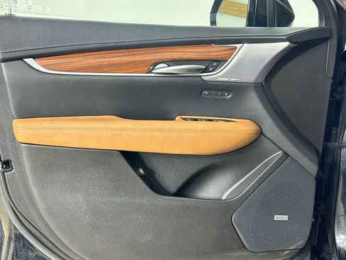 Used 2021 Cadillac XT5 Premium Luxury image 11