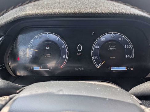 Used 2023 Jeep Grand Cherokee Altitude AWD/4WD image 22