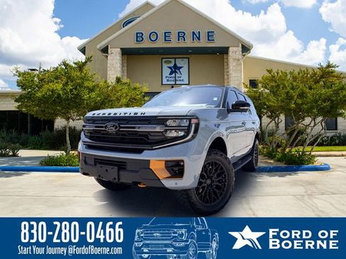 Used 2025 Ford Expedition Tremor image 1
