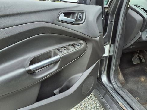 Used 2017 Ford C-MAX Energi SE image 23