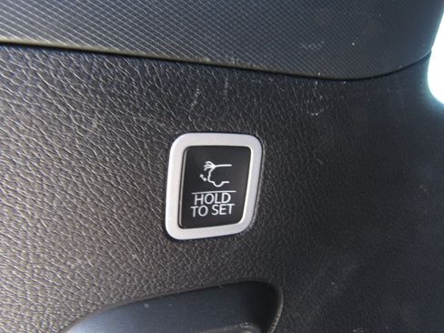 Used 2025 Jeep Wagoneer Series II AWD/4WD image 13