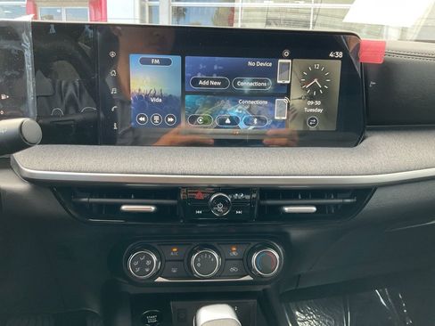 New 2025 Nissan Kicks SV w/ Illumination Package image 20