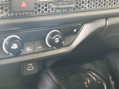 Used 2025 Honda HR-V Sport image 19