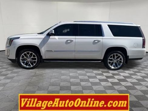Used 2019 Cadillac Escalade ESV Premium Luxury AWD/4WD image 55