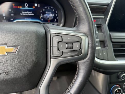 Used 2022 Chevrolet Suburban LT w/ LT Signature Package image 19