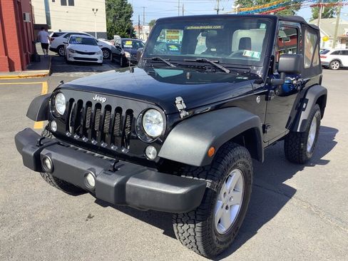Used 2017 Jeep Wrangler Sport AWD/4WD image 4