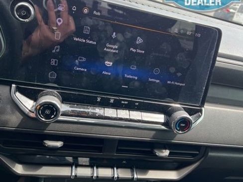 Used 2024 Chevrolet Colorado Trail Boss w/ Technology Package image 8