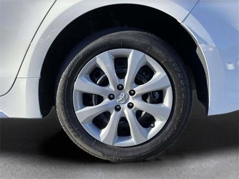 Used 2023 Toyota Corolla LE image 40
