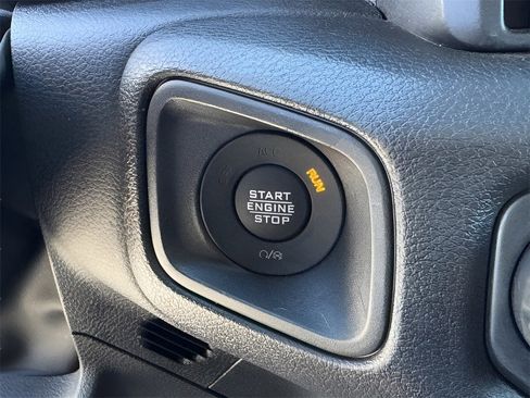 Used 2024 Jeep Gladiator Willys image 17