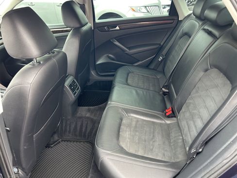 Used 2015 Volkswagen Passat 1.8T SEL Premium image 15