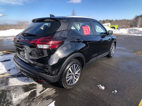 Certified 2023 Nissan Kicks SV image 7