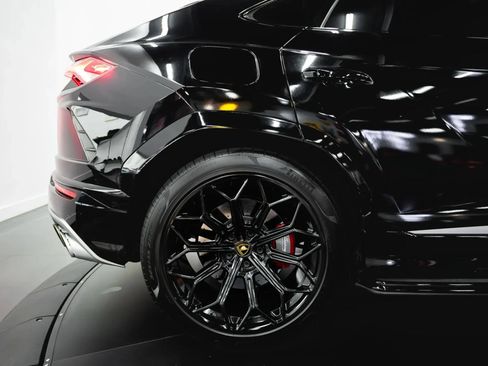 Used 2021 Lamborghini Urus AWD/4WD image 10
