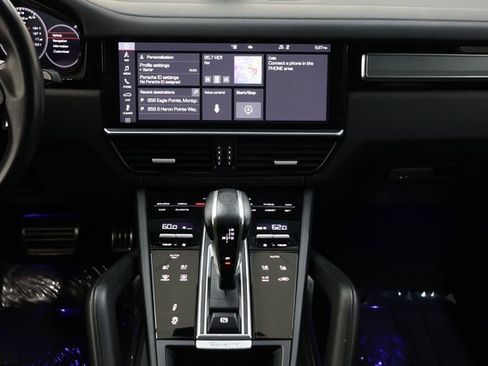 Used 2020 Porsche Cayenne Turbo image 87