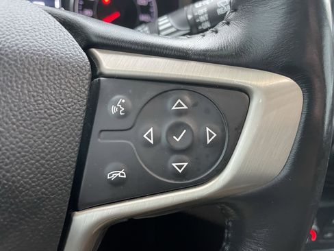 Used 2018 GMC Terrain Denali w/ Advanced Safety Package image 17