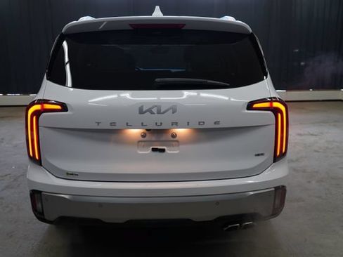 Used 2023 Kia Telluride EX w/ EX Captain's Chair Package AWD/4WD image 6