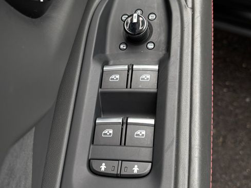 Used 2020 Lamborghini Urus AWD/4WD image 69