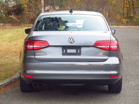 Used 2015 Volkswagen Jetta S image 24