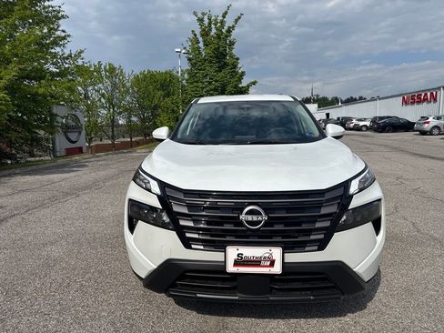 New 2026 Nissan Rogue SV AWD/4WD image 9