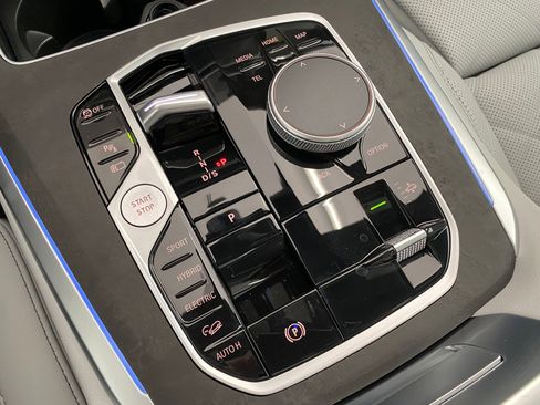 New 2026 BMW X5 xDrive50e w/ Climate Comfort Package image 18