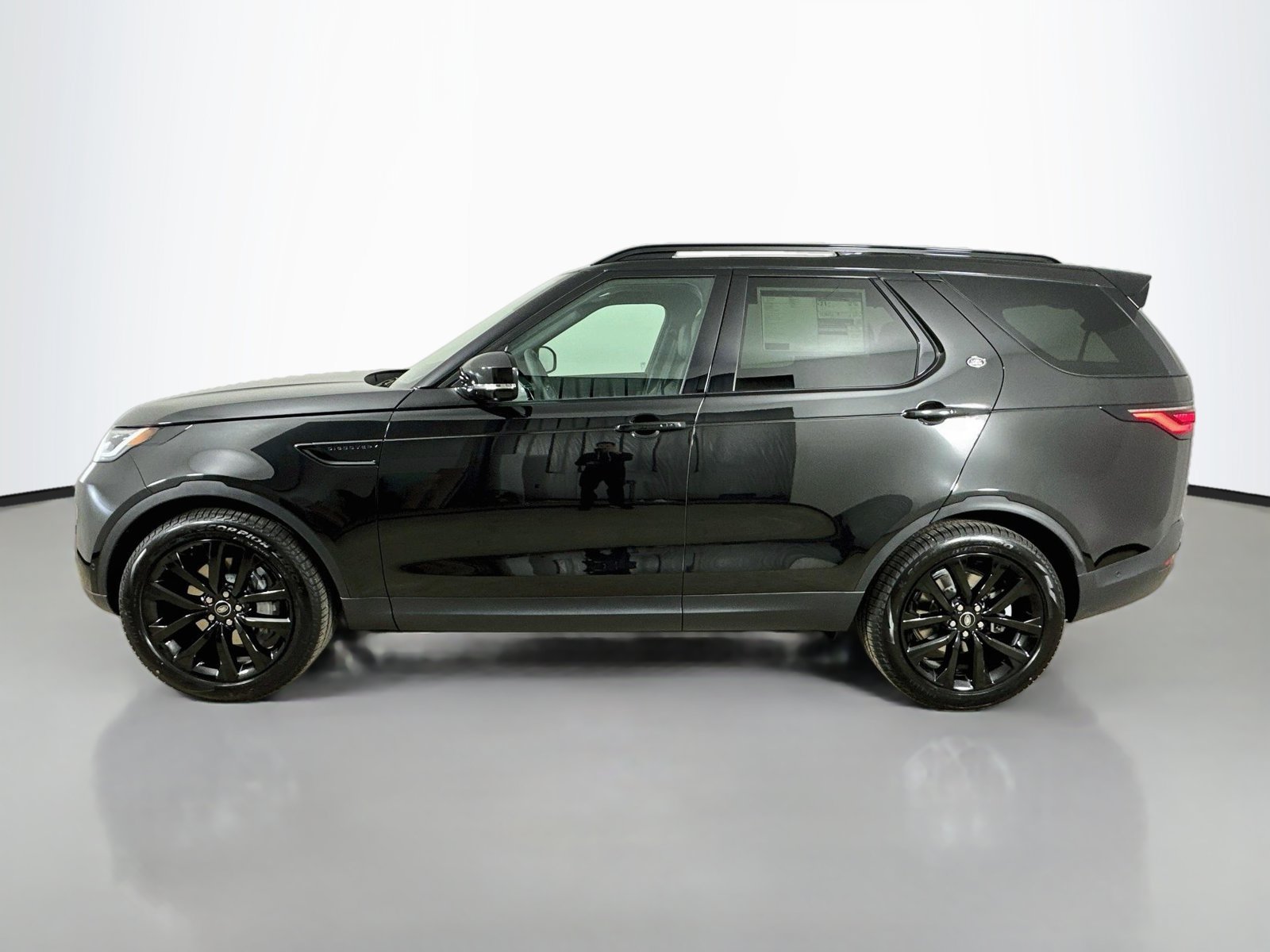 New 2026 Land Rover Discovery S AWD/4WD image 8
