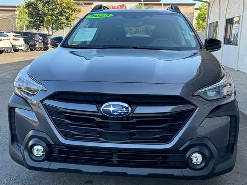 Used 2025 Subaru Outback Premium AWD/4WD image 9