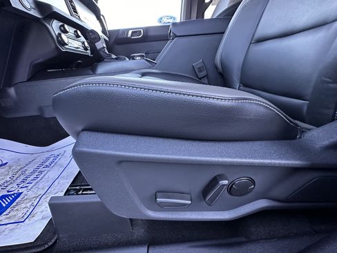 New 2025 Ford Bronco Outer Banks image 8