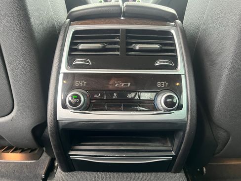 Used 2018 BMW 740i RWD image 28
