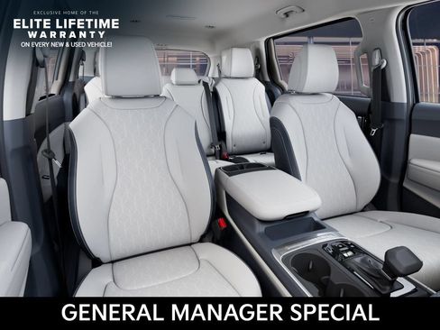 New 2026 Kia Carnival EX FWD image 16