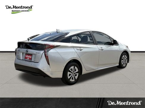 Used 2018 Toyota Prius Four image 5