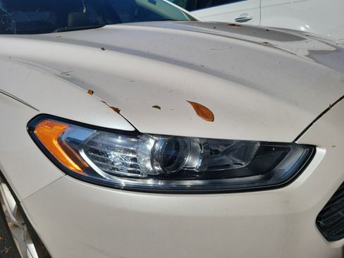 Used 2016 Ford Fusion SE w/ Equipment Group 202A image 2