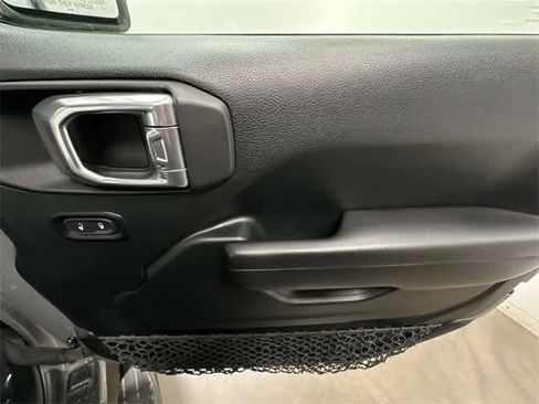 Used 2021 Jeep Gladiator Mojave image 23