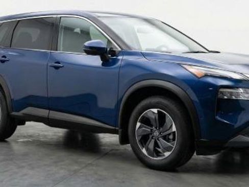 Used 2025 Nissan Rogue SV FWD image 1