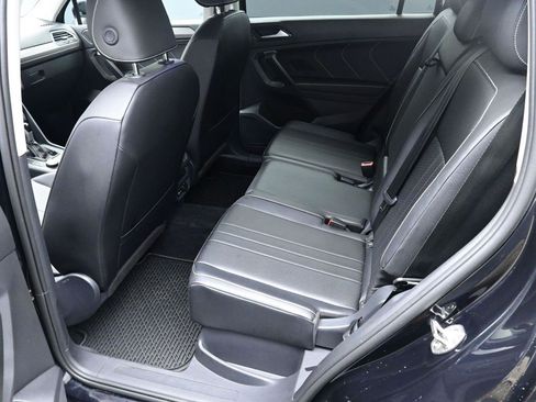 Used 2024 Volkswagen Tiguan SE image 23