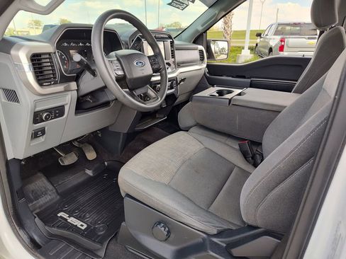 Used 2021 Ford F150 XLT image 2